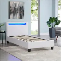CARO-Möbel Gestoffeerd bed MANDALAY 90x200 cm incl. led-verlichting, kunstleer - wit