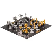 Noble Collection DC Comics Chess Set Batman vs. The Joker 47 cm