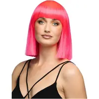 Boland - Pruik Djamilla playful pink Roze - Steil - Halflang - Vrouwen - Showgirl - Premium Quality - Stijlbaar - Verstelbaar - Wasbaar - Cosplay - Carnaval - Themafeest - Theater