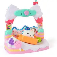Gabby's Dollhouse Gabby’s Poppenhuis De Film – Cakey Cat’s Zoete Balkon met Speelfiguur & Accessoires