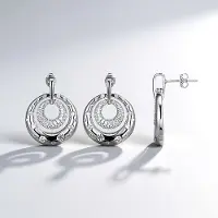 Cavill - Zilveren Oorbellen 925 Sterling Zilver - Nigeriaanse Zirkonia 1,482 ct - Ronde Slijpvorm - Bezel Zetting - Elegante Zilveren Sieraden Vrouw