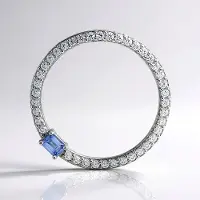 Cavill - Luxe Zilveren Hanger - 0,23 ct Blauwe Ceylon Saffier - Achthoekig Geslepen Edelsteen - 40 Zirkonia Rondom - Elegant Sieraad Met Blauw Accent