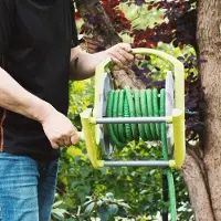 Markenlos Vrijstaande, groene slangenhaspel - Tuinslanghaspel tot 1/2 inch, 20 meter - Handgreep voor eenvoudig transport, ideaal voor het opbergen van tuinslangen