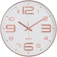IvoQ Stijlvolle Wandklok - Elegante Witte Quartz Klok met Koperkleurige Accenten - Ideaal voor Elk Modern Interieur