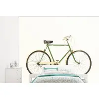 MuchoWow Fotobehang vinyl - Groene unieke fiets breedte 300 cm x hoogte 240 cm - Foto print op behang (in 7 formaten beschikbaar)