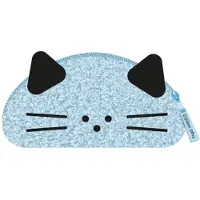 Beniamin Piórentas in de vorm van een kat, gemaakt van boucle-stof