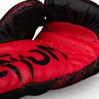Venum x Tekken 8 Bokshandschoenen – Kazuya – Rood/Zwart – 10 OZ