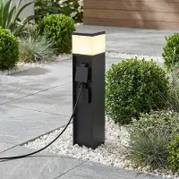 LumenXL Staande buitenlamp met stopcontact Ute – zwart, met diffuser en 2 stopcontacten