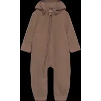 En fant Overall bruin