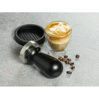 Buddy's Buddy´s Bar - Barista Edition, premium tamper, koffiecompressor Ø 58 mm base, H: 10 cm, roestvrij staal, espresso stempel voor 58 mm zeefhouder, koffiestamper met siliconenmat, zwart handvat