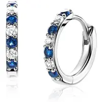 Zinzi 12mm zilveren oorringen bezet met ronde witte zirconia's en donkerblauwe kleurstenen 2mm buisdikte met luxe klapsluiting ZIO2559