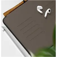 Mobigear Tablethoes geschikt voor Apple iPad Pro 11 Inch (2022) Hoes | Magnetic Folio Bookcase + Stylus Houder - Bruin