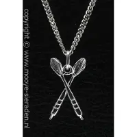MOOYE ® - Collectie Zilveren Dartpijlen gekruist klein ketting hanger