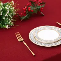 Unyqoos Elegant rood tafelkleed met linnen uitstraling en waterafstotende eigenschappen