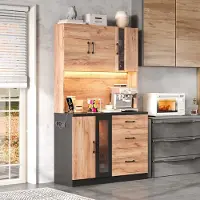 HAUSS SPOLE Keukenkast - Modern Keukenhoogkast Met Ledverlichting En Stopcontacten - 3 Laden En Verstelbare Planken Voor Keuken En Eetkamer - MDF - Zwart En Houtkleur - 105 X 40 X 180 Cm