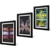 Coloray 4-Delige Schilderij Set - Neonreclames van de stad 's nachts met uitzicht op de rivier. - 20 x 30 cm - Wanddecoratie - Moderne Interieurdecoratie - Muurdecoratie