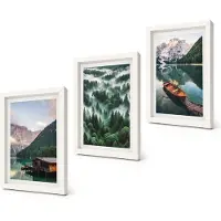 Coloray 3-Delige Schilderij Set - Berglandschap met een meer, een boot en een bos in de mist. - 20x30 - Wanddecoratie - Muurdecoratie - Moderne Interieurdecoratie - Decoratieve Schilderijen