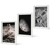 Coloray 3-Delige Schilderij Set - Foto'S Van Astronautenvoetafdrukken Op De Maan - 40 x 60 - Muurdecoratie - Schilderijen Set - Woonkamer - Stijlvolle Muurdecoratie