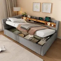 Ropilly Kinderbed 140x200 cm, vloerbed van hout in wit, met valbeveiliging en deur. Kinderbed met lattenbodem en open plank voor de kinderkamer