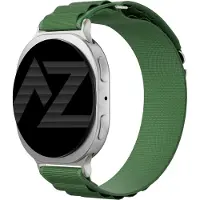 Accezz Nylon Alpine bandje voor de Samsung Galaxy Watch 9 (40/44mm) / Watch 8 (40/44mm) / Classic (46mm) - Olive Green