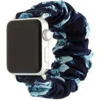 123Watches bandje Savara - scrunchie - nylon - donkerblauw rozen - 44 · 45 · 46 & 49 mm · S/M - Geschikt voor Apple Watch series 1/2/3/4/5/6/7/8/9/10/11/12/SE/SE2/SE3/Ultra/Ultra 2/Ultra 3/Ultra 4