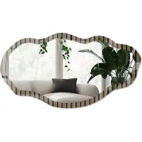 Wallfluent Houten Stroken Spiegel - Bruin Rechthoekige Spiegel Met Modern Design - Organische Spiegel - Woonkamer, Kantoor, Hal - Minimalistisch - 45x90 cm - Totale afmeting 52x97 cm