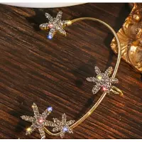 Fashion Jewelry Sneeuwvlok oorklimmer | goud gekleurd | linker oor