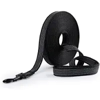Famanu – Looplijn voor honden van 10 m met rubber beklede hondenriem, geschikt voor kleine tot grote honden, met polsband en opbergzak, zwart (breedte 2,5 cm