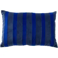 Dutch decor VENICE - sierkussen 40x60 cm - fluweel - gestreept - Insignia Blue - blauw - Inclusief binnenkussen - Luxe kussens voor woonkamer & bank