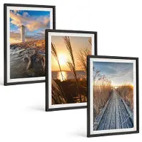 Tulup 4-Delige Schilderij Set - Uitzicht op de vuurtoren over de zee, het gras en een houten pier. - 40 x 60 cm - Moderne Wanddecoratie - Woonkamer - Decoratieve Schilderijen