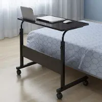 OEM Verstelbare laptoptafel met stalen frame en MDF-plaat - 80,2 x 40 cm - voorzien van wielen - ruimtebesparend tafelblad - verpakt - tafelblad met ruimtebesparend ontwerp