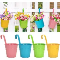 Famanu – Set van 4 metalen hangende plantenpotten van 10 cm, kleurrijke emmer bloempotten voor balkon en tuinhek, inclusief afneembare haak voor woondecoratie