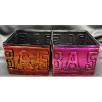 Impuls Metalen deco bakjes met letters en cijfers - Set van 2 stuks - glanzend roze & oranje - Hoogte 8 x 10 x 9.5 cm - Woonaccessoires - Woondecoratie