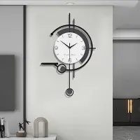 Famanu – Minimalistische moderne wandklok met metalen frame en houten wijzerplaat, stil ontwerp zonder tikkende geluiden, perfect voor woonkamer, slaapkamer en kantoor