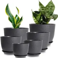 Famanu – Set van 2 kunststof plantenpotten voor binnen, 25/23/20/18/16/13 cm, moderne bloempotten met drainagegaten en dienbladen in zwart