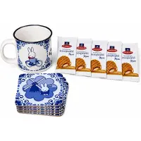 Nijntje Delfts Blauw Cadeauset – Mok, 6 Onderzetters & 5 Mini Stroopwafels – Cadeau voor Liefhebber – Aan beide zijden bedrukt