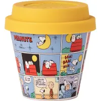 Quy Cup - 90ml Ecologische Reis Beker - Espressobeker "Peanuts Snoopy 10 Fumetto Stripboek” met Gele Siliconen deksel 7x7x7cm