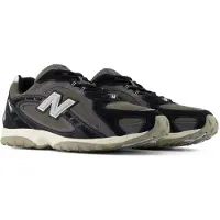 New Balance 204L Zwarte Magnet Sneakers