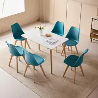 Sonstiges Eetkamerset: 1 tafel, 6 stoelen. Afmetingen tafel: 110x70x75 cm. Rechthoekige houten tafel. Scandinavische stoelen van Polyurethanleer, donkerblauw