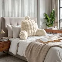 Primaviera Deluxe Bedrest Pompom leeskussen - 34x50 cm - Beige