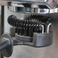 Markenlos Reinigingsmiddel voor koffiemachines met een verlengde handgreep, met afneembare nylonborstelharen voor een filterdrager van 58 mm