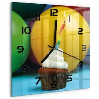 Tulup Wandklok - Verjaardagscupcake Glazen Klok Met Print - 30x30 cm - Veelkleurig Wandklok Glas Met Motief - Zwarte handen - Vierkante Klok - Wandklok Glas Decoratie - Gekleurde Glazen Klok