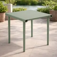 AEA Stijlvolle groene tuintafel. Elegante, vierkante plastic tafel