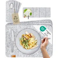 Famanu – Placemat van vilt, set van 12 tafelonderzetters, vilten placemat, afwasbaar, 4 placemats, glasonderzetters, bestekzakken, lichtgrijs, vilten onderzetters, vierkant, placemats voor Kerstmis