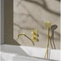 FortiFura Calvi Badkraan set - uitloop - 22cm inkortbaar - metalen slang - ronde handdouche - inbouwdeel - wandhouder - geborsteld messing (goud) SW720569/SW706206/SW721169/SW1122513/SW799449