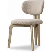 AEA Eetkamerstoel in moderne, beige stijl met moderne bekleding, met een statig uiterlijk