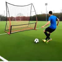 Selius Voetbal Rebounder Net - 7 ft X 5 ft Rood - Versterkt IJzer Frame - PE Net