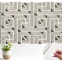 Wallfluent Zelfklevend Fotobehang - Zwart-Wit Vliesbehang - 104x70 cm - Bakstenen Doolhof Behang Zonder Lijm - Gang behang Geometrie - Luchtbelvrij Behang - Bubble Free Behang
