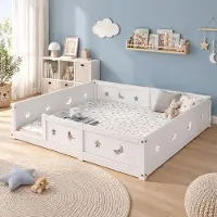 INONEFT Bodembed 140 x 200 cm, houten bed met valbeveiliging en lattenbodem, kinderbed met omheining met ster- en maanuitsparingen, geschikt voor jongens en meisjes