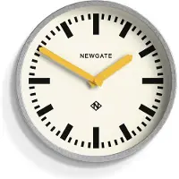 Newgate Luggage - wandklok - Verzinkte uitvoering met gele wijzers